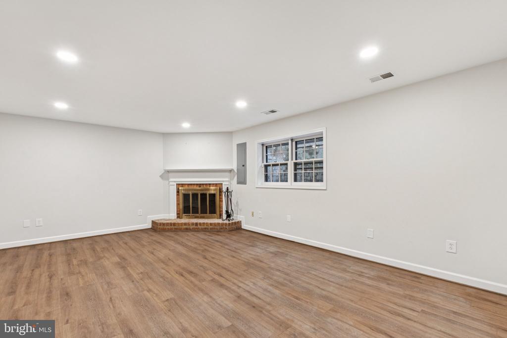 5875 WOODFIELD ESTATES DRIVE
