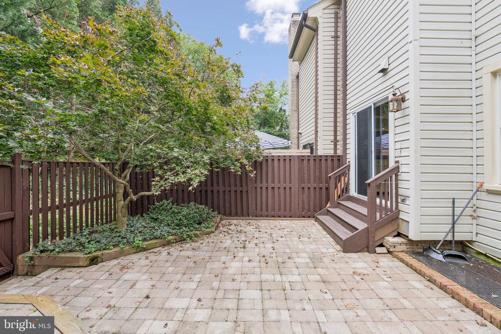 5875 WOODFIELD ESTATES DRIVE