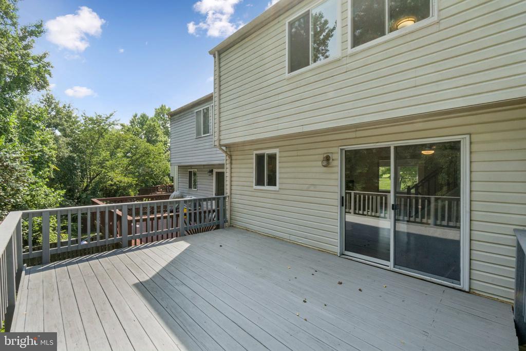 9157 SHEFFIELD HUNT COURT