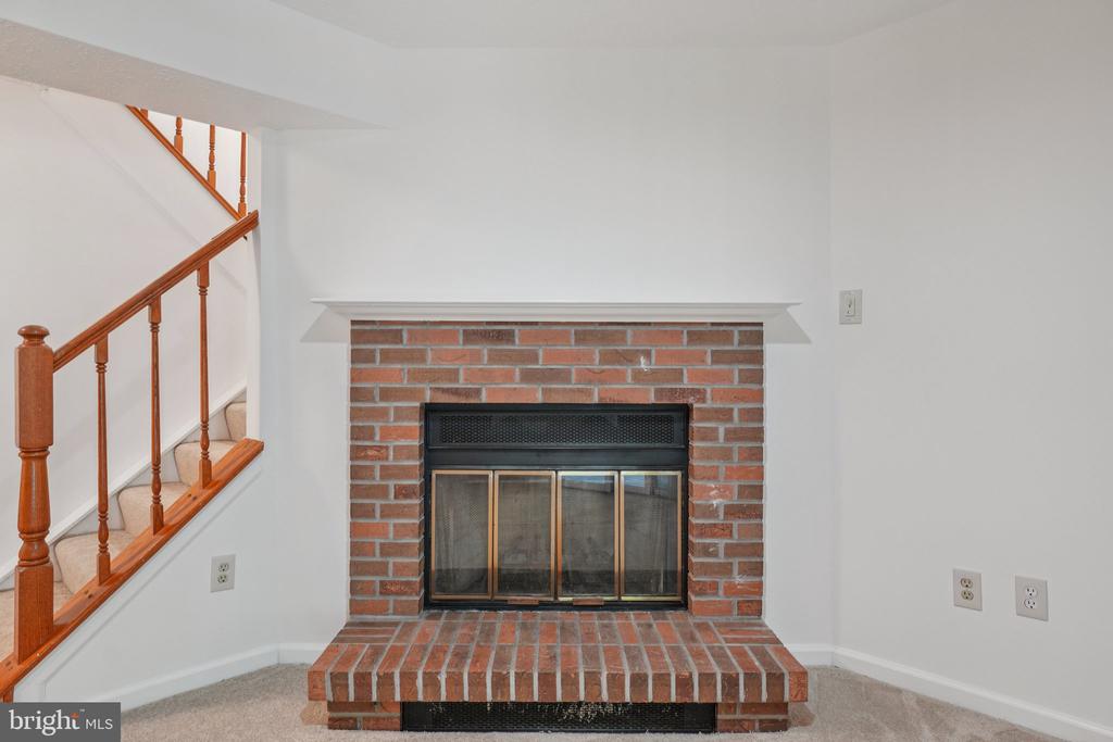 9157 SHEFFIELD HUNT COURT