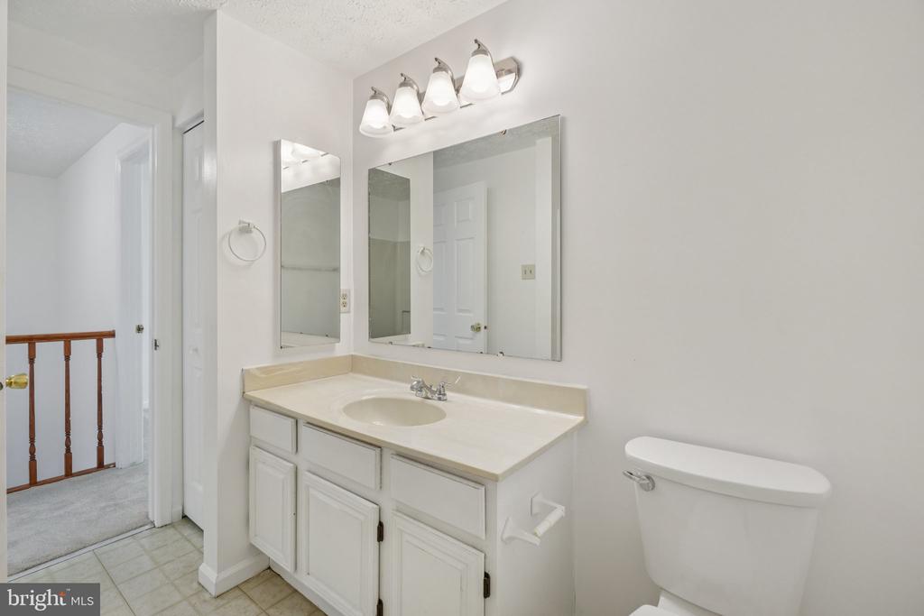 9157 SHEFFIELD HUNT COURT