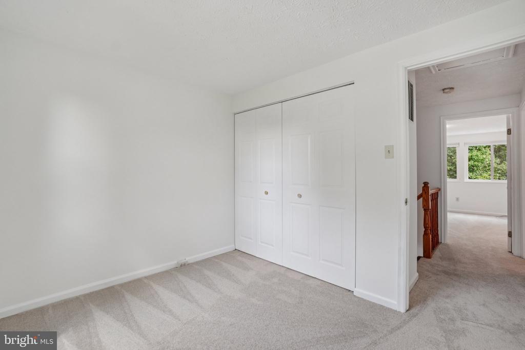 9157 SHEFFIELD HUNT COURT