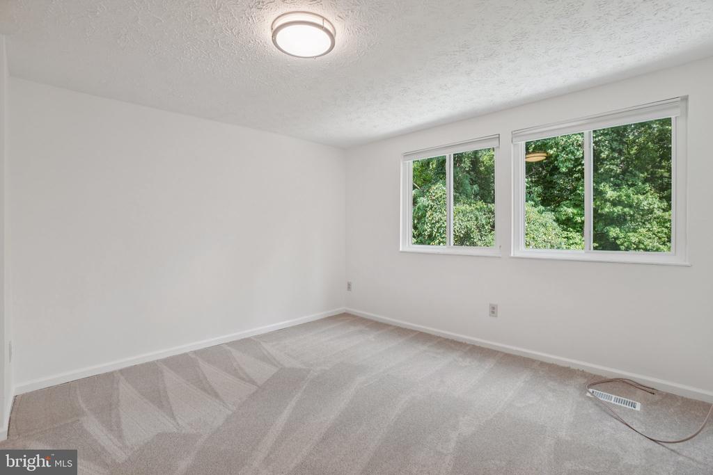 9157 SHEFFIELD HUNT COURT