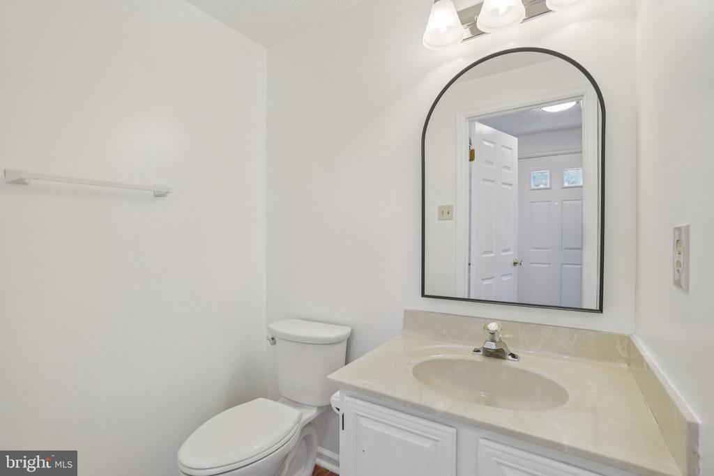 9157 SHEFFIELD HUNT COURT