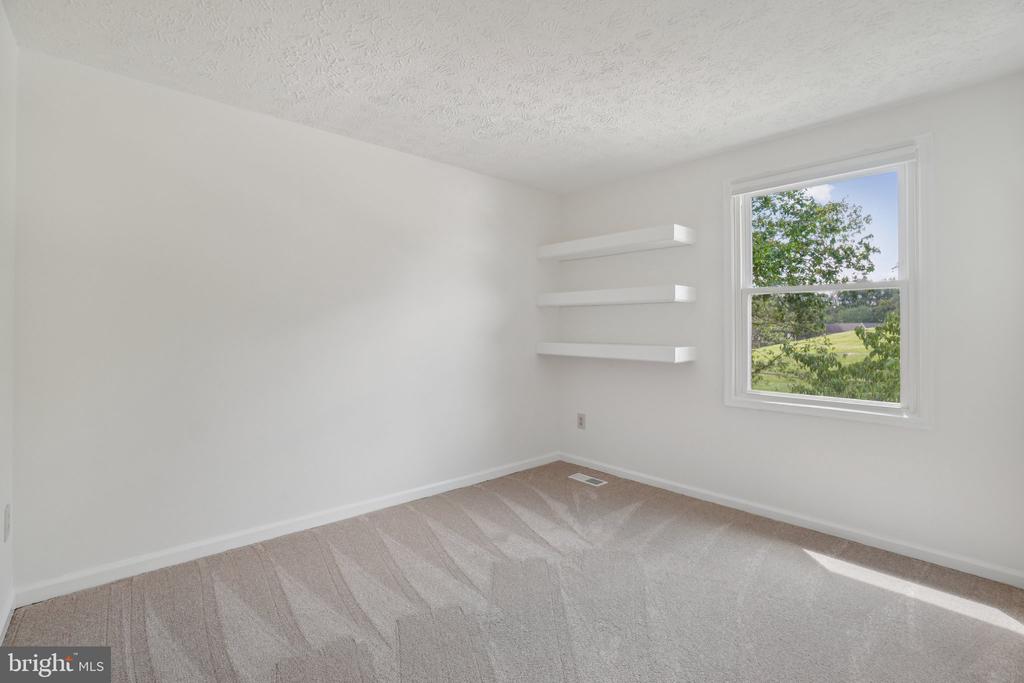 9157 SHEFFIELD HUNT COURT