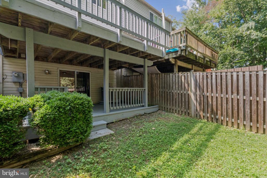 9157 SHEFFIELD HUNT COURT