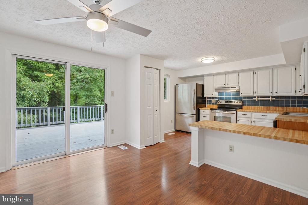 9157 SHEFFIELD HUNT COURT