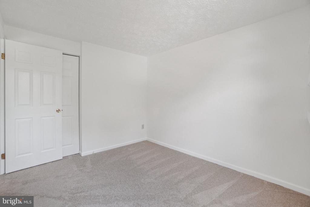 9157 SHEFFIELD HUNT COURT