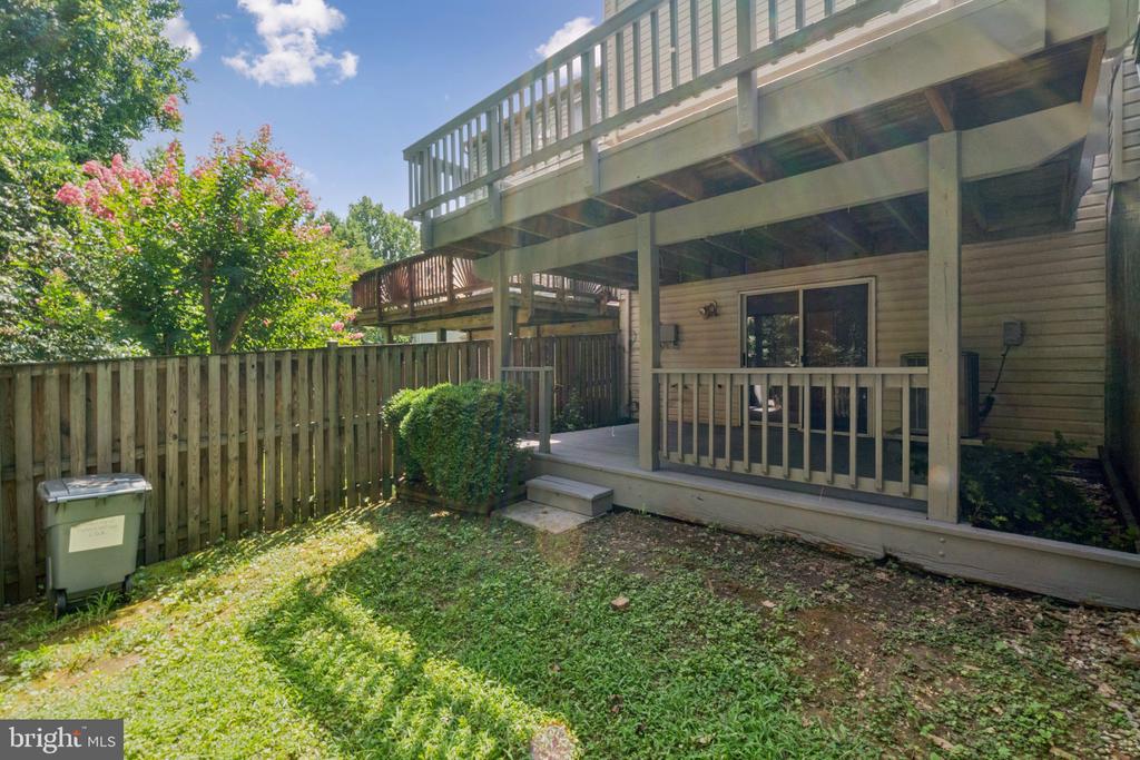 9157 SHEFFIELD HUNT COURT