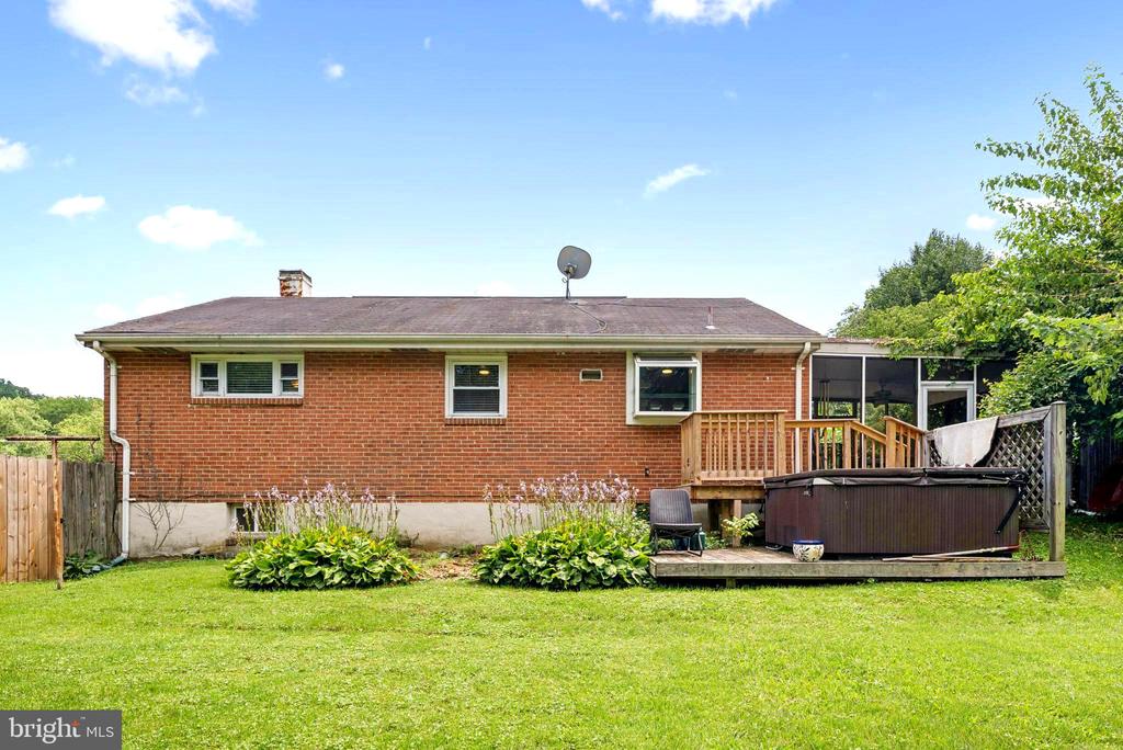 3702 HEATHER COURT