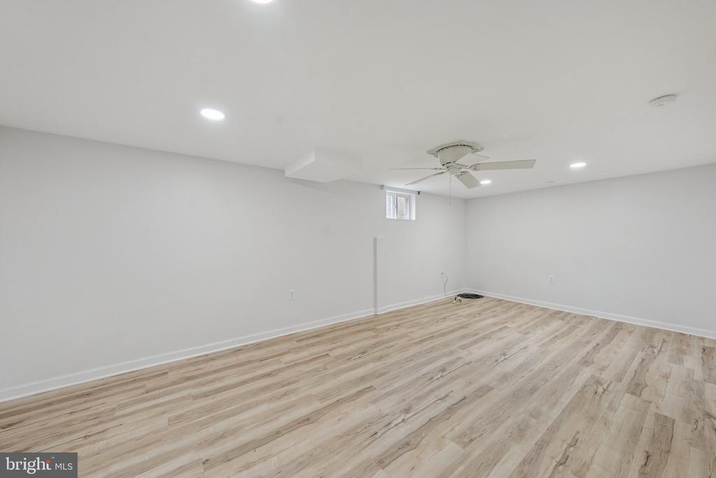 3702 HEATHER COURT