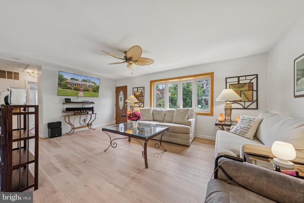 3702 HEATHER COURT