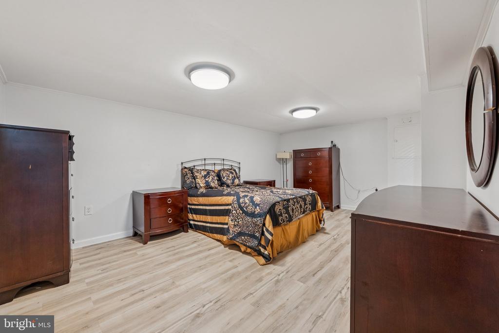 3702 HEATHER COURT