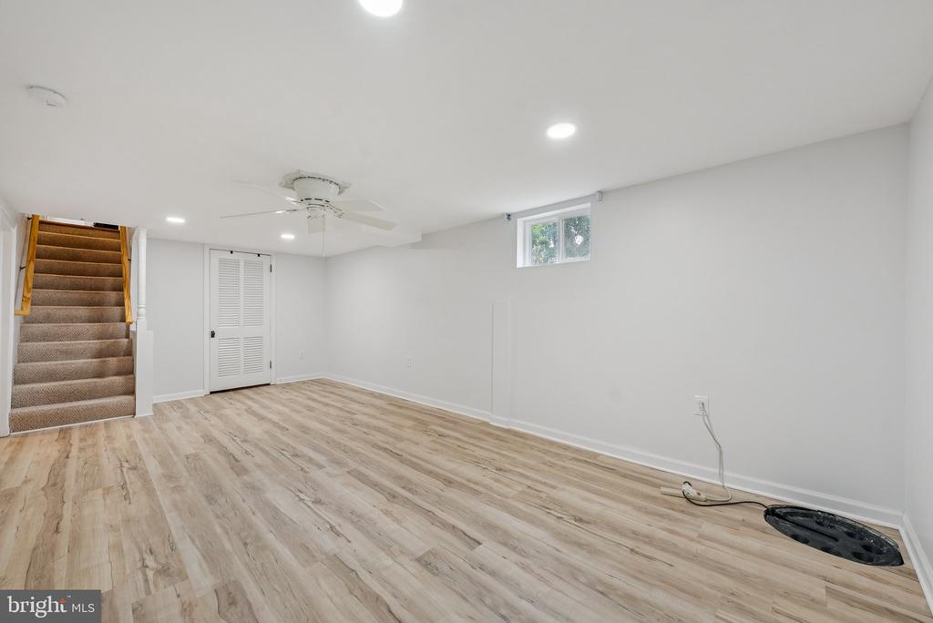 3702 HEATHER COURT
