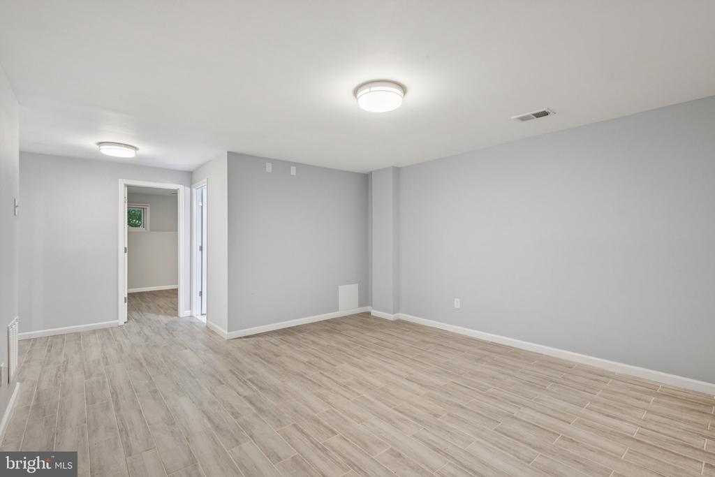 5427 SAFE HARBOR COURT