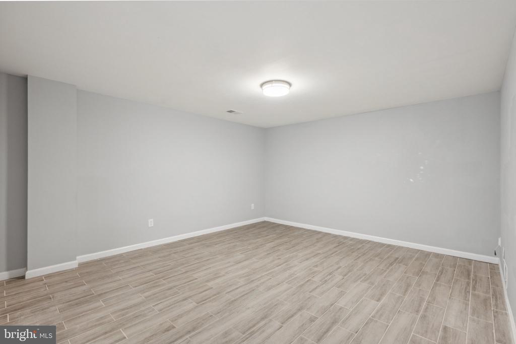 5427 SAFE HARBOR COURT