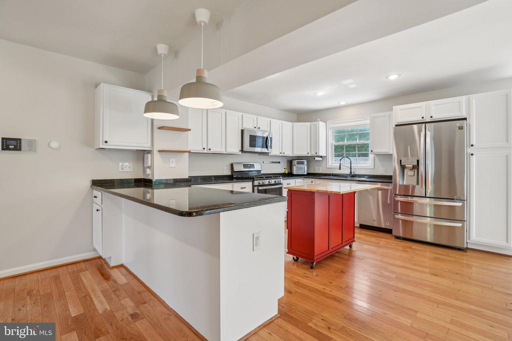 7009 HICKORY HILL ROAD