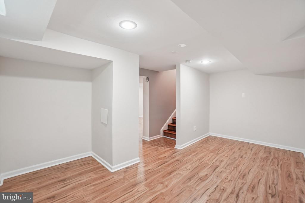 7009 HICKORY HILL ROAD