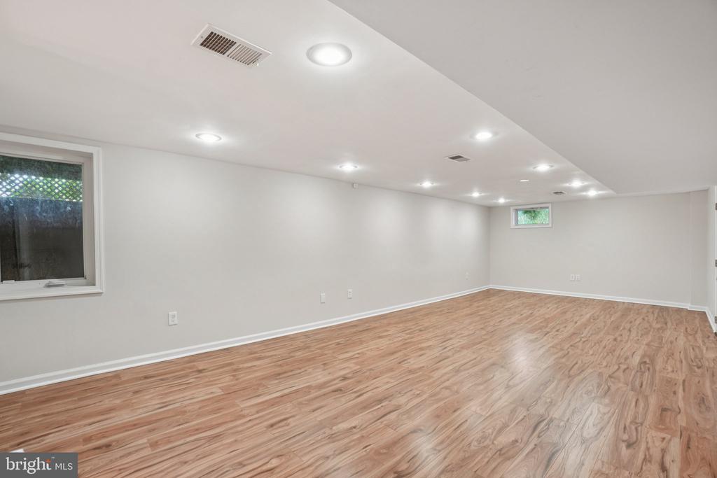 7009 HICKORY HILL ROAD