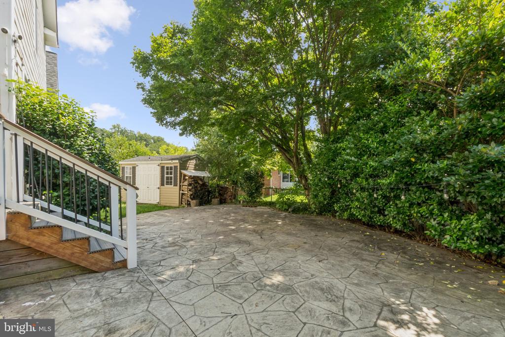 7009 HICKORY HILL ROAD