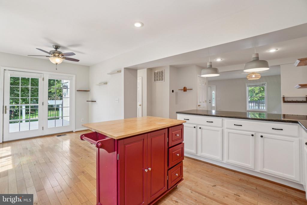 7009 HICKORY HILL ROAD