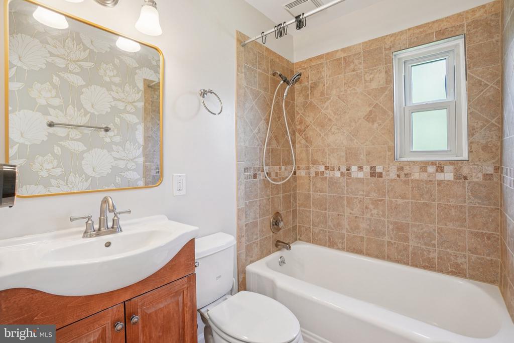 7009 HICKORY HILL ROAD