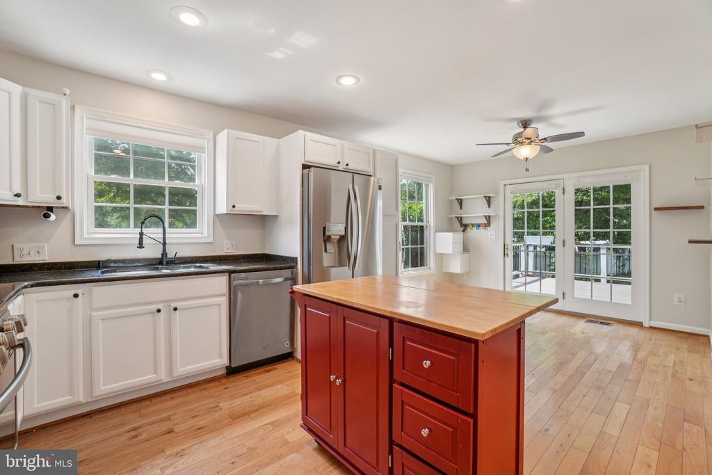 7009 HICKORY HILL ROAD