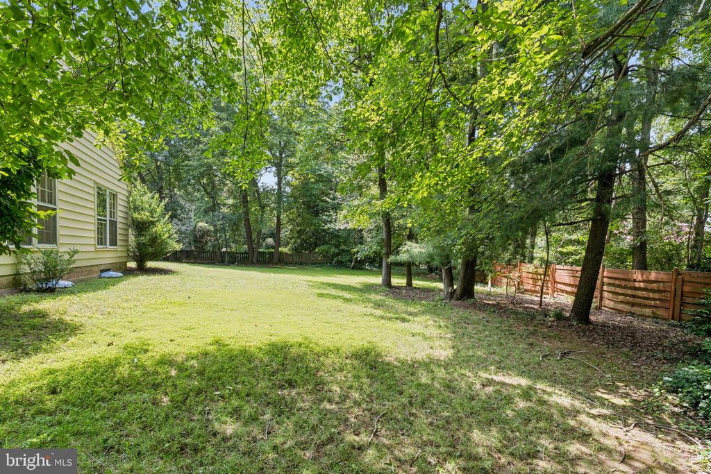 3714 CARRIAGE HOUSE COURT