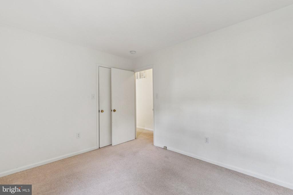 3714 CARRIAGE HOUSE COURT