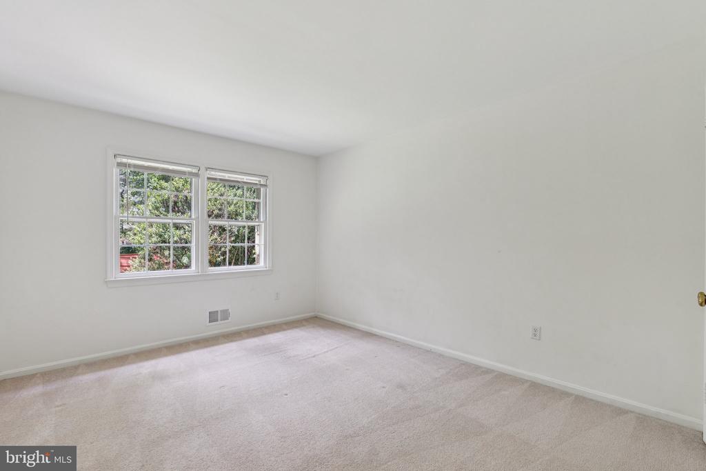 3714 CARRIAGE HOUSE COURT