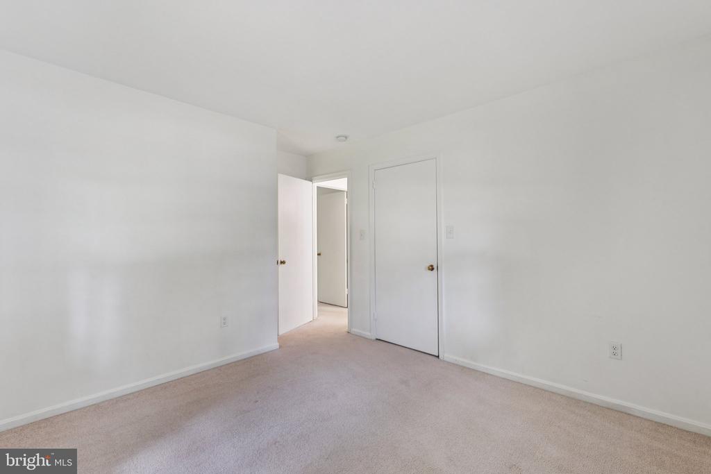 3714 CARRIAGE HOUSE COURT