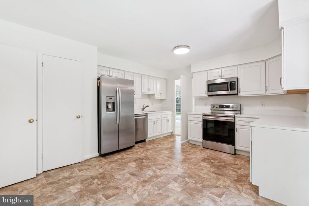 3714 CARRIAGE HOUSE COURT