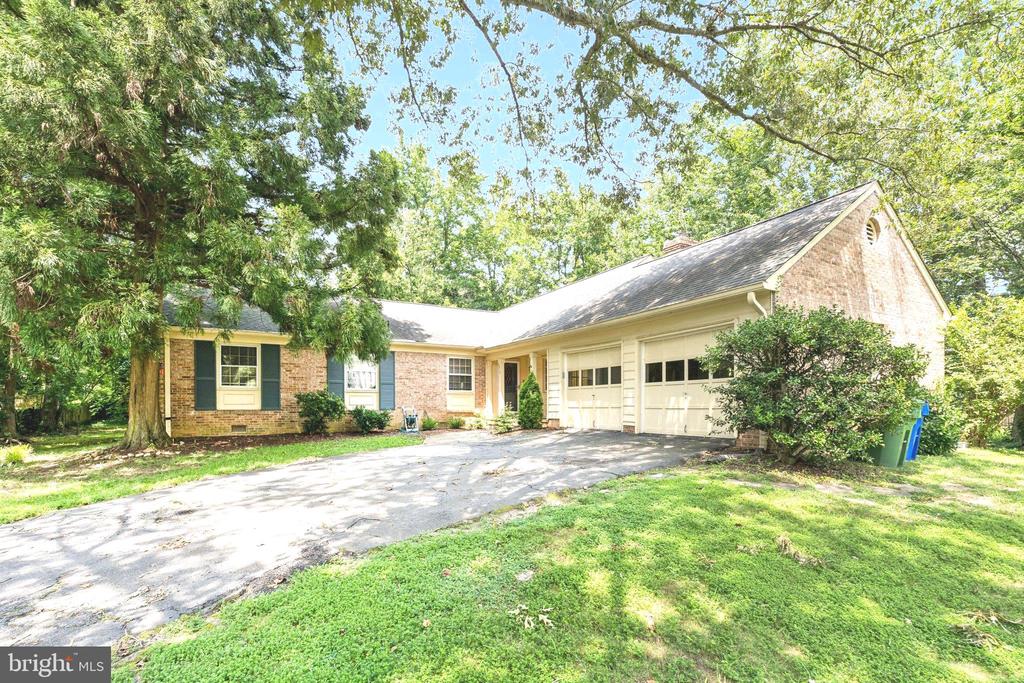 3714 CARRIAGE HOUSE COURT