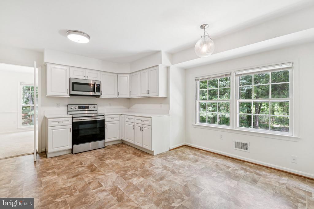 3714 CARRIAGE HOUSE COURT