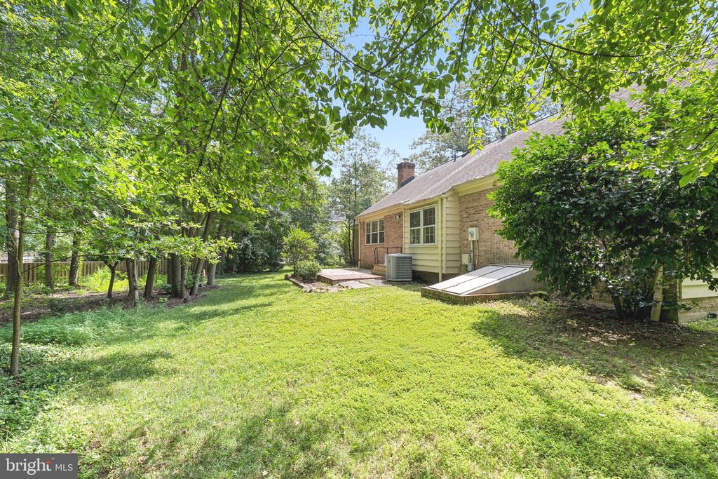 3714 CARRIAGE HOUSE COURT