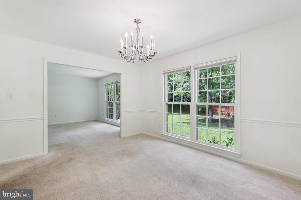 3714 CARRIAGE HOUSE COURT