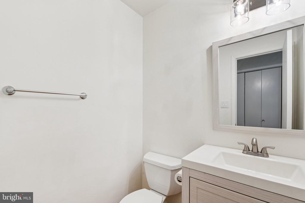 3714 CARRIAGE HOUSE COURT