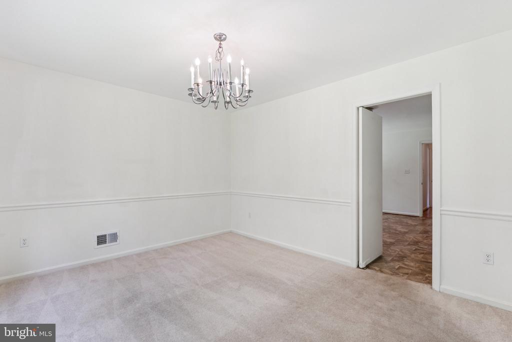 3714 CARRIAGE HOUSE COURT