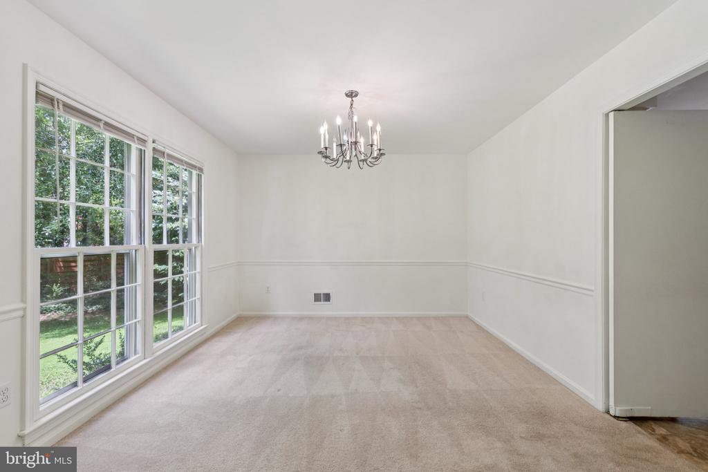 3714 CARRIAGE HOUSE COURT