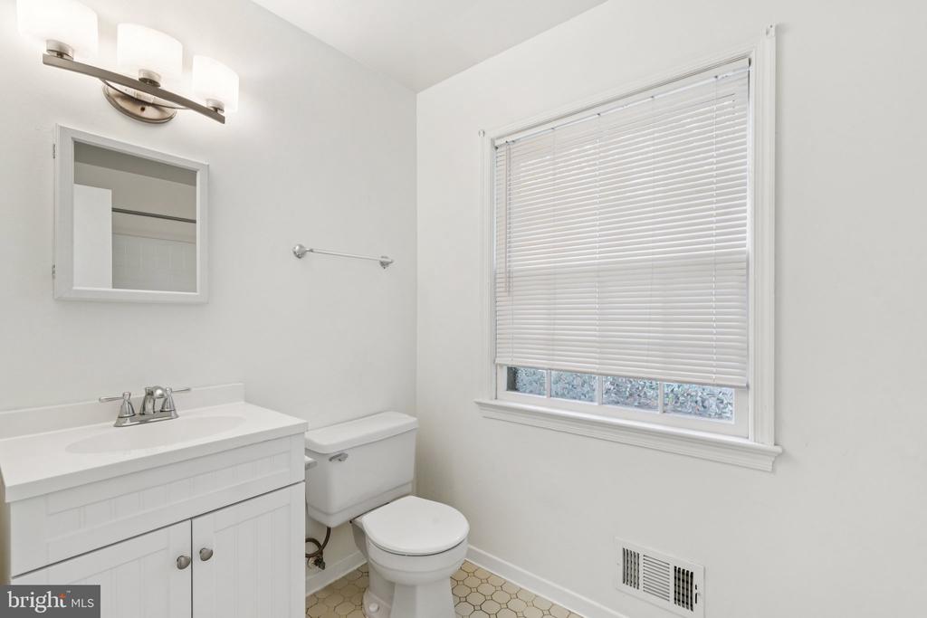 3714 CARRIAGE HOUSE COURT