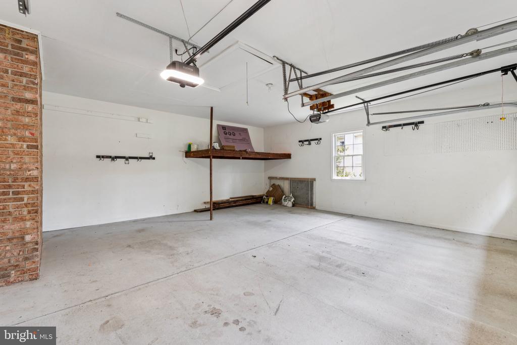 3714 CARRIAGE HOUSE COURT