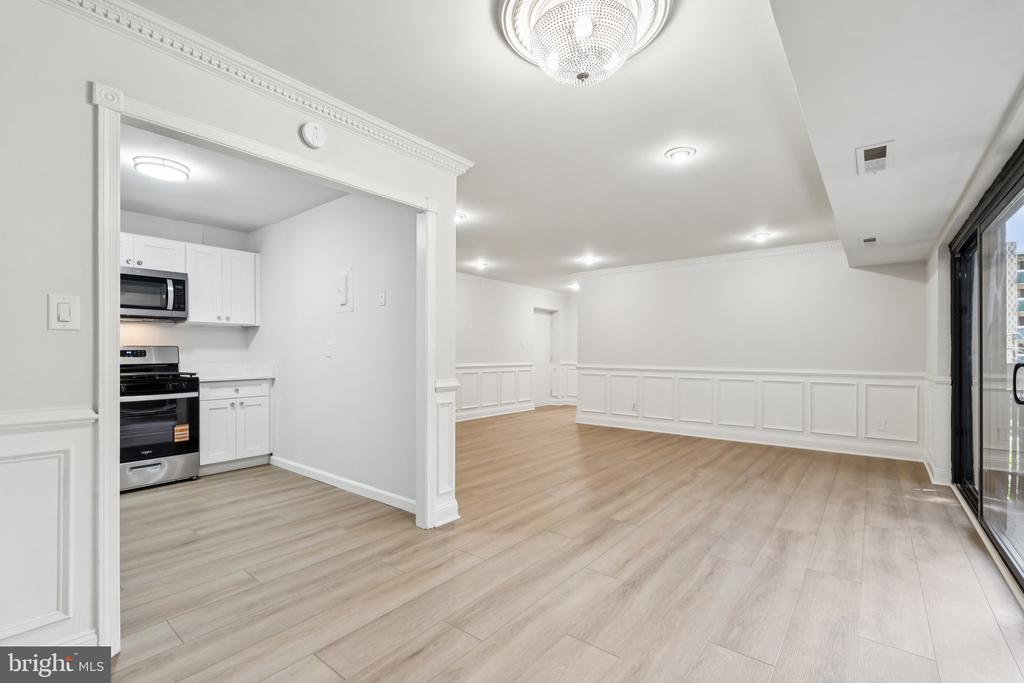 6143 LEESBURG PIKE 305