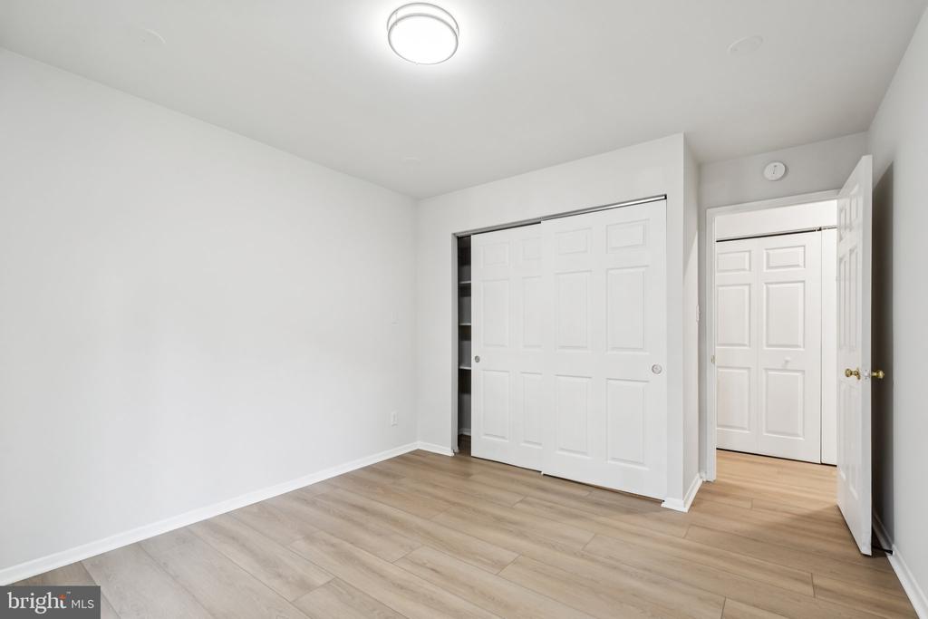 6143 LEESBURG PIKE 305