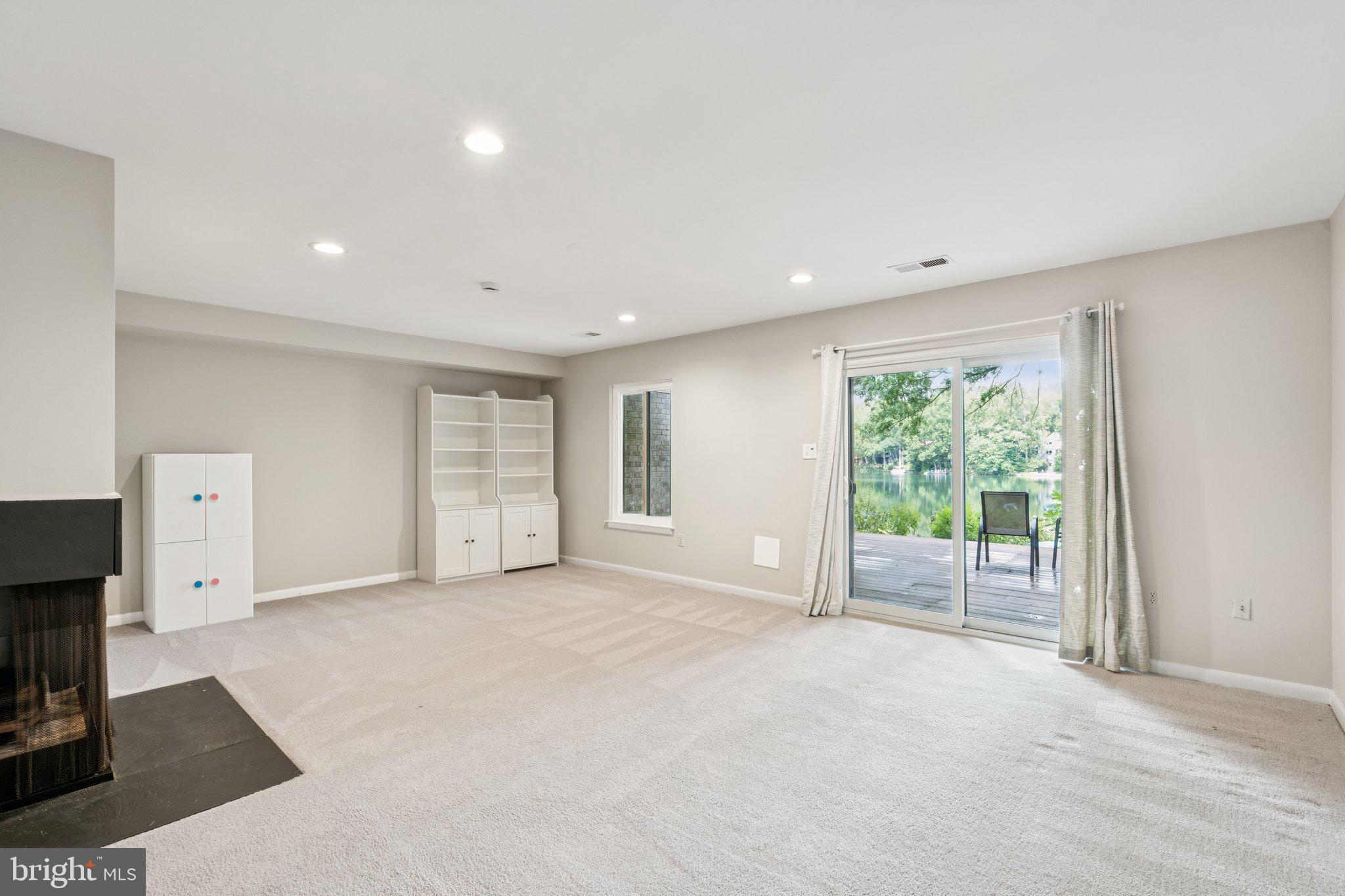 2009 SWANS NECK WAY