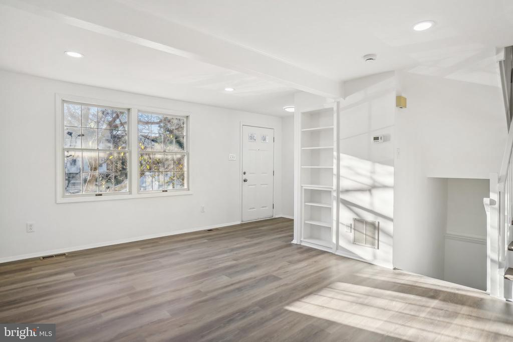 5205 PLEASURE COVE COURT