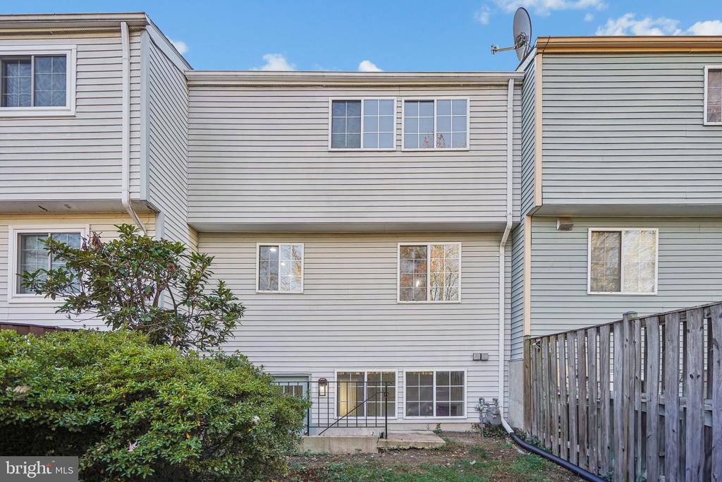 5205 PLEASURE COVE COURT