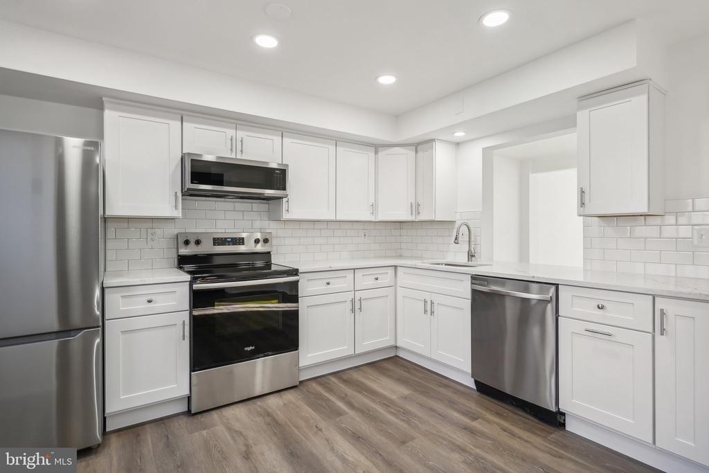 5205 PLEASURE COVE COURT