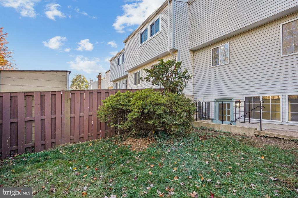 5205 PLEASURE COVE COURT