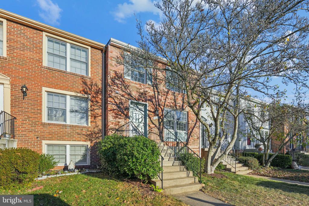 5205 PLEASURE COVE COURT