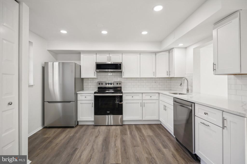 5205 PLEASURE COVE COURT